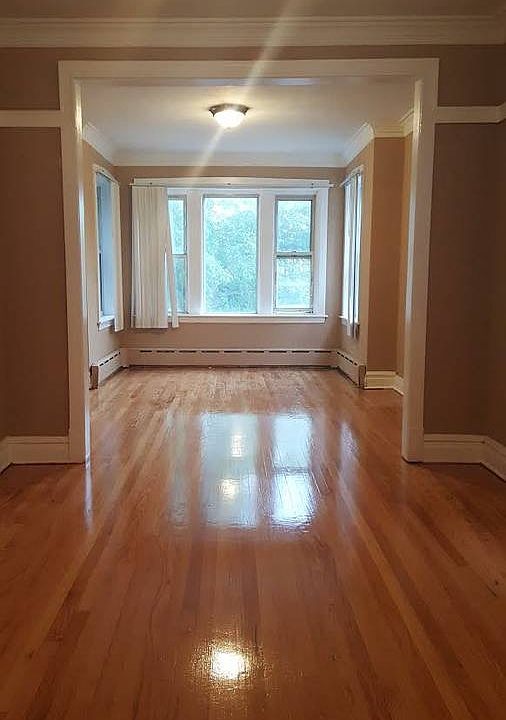 1st image of 3418 N Hamlin Ave #2