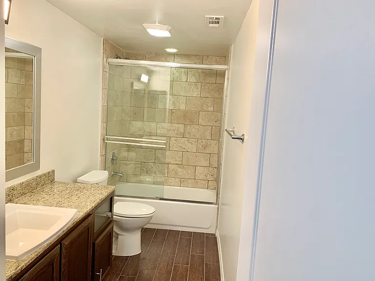 The Watermarque Apartments — Photo 18