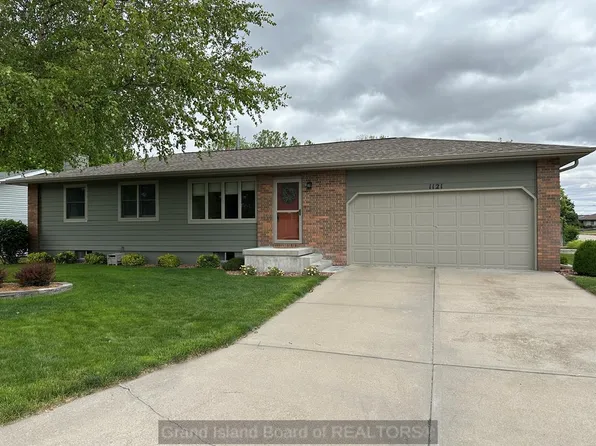 1121 S Plum St, Grand Island, NE 68801