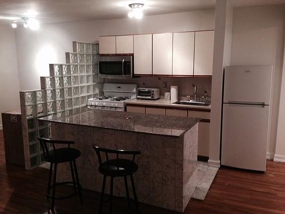 5th image of 2299 E 13th St APT 2C