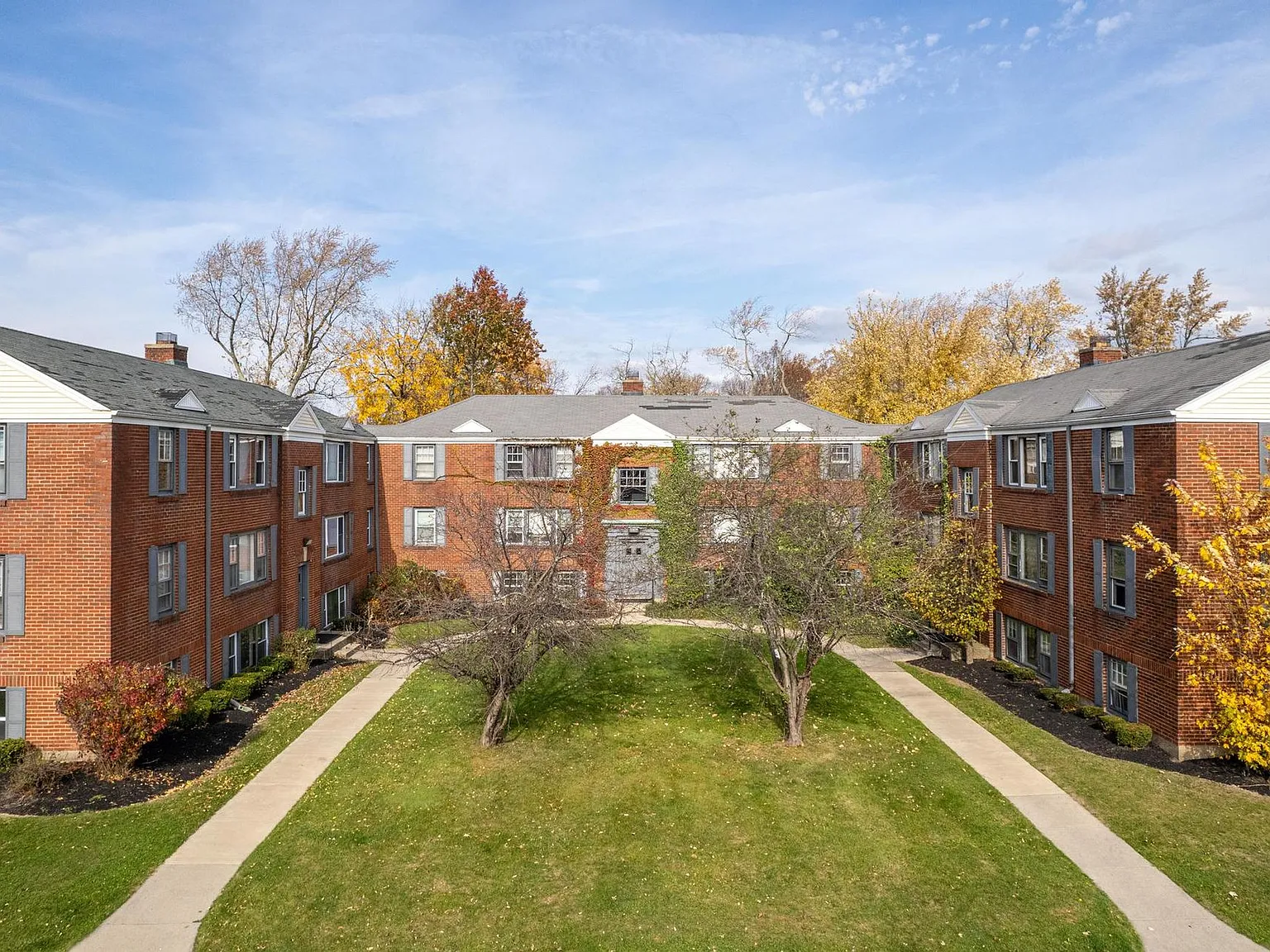 Highland View Apartments — Photo 2