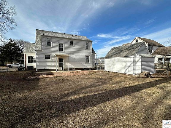 3rd image of 404 S Main St