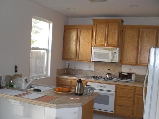 2nd image of 3136 Buchman St
