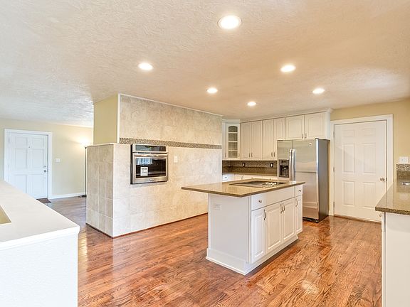 4th image of 4116 NE 50th Ave