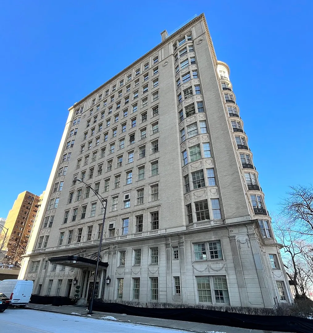 1200 N Lake Shore Dr APT 302 photo 1