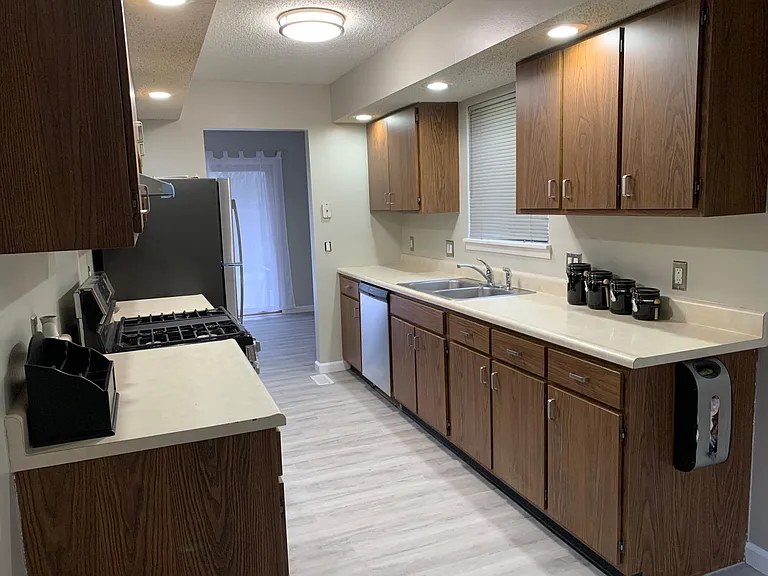 604 Compton Ave — Photo 16