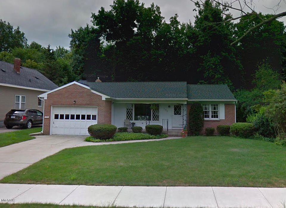 1st image of 150 Orchard Dr NW