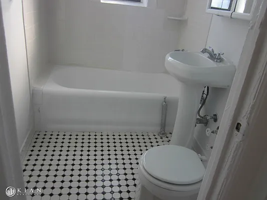 Rented by Kian Realty | media 25