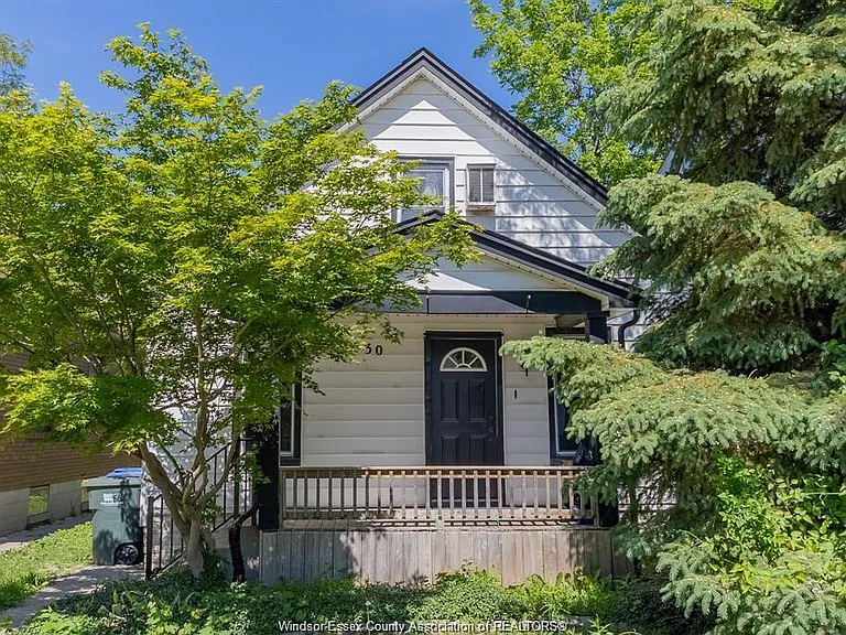 1630 Marentette Ave — Photo 2