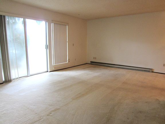 3rd image of 10455 Des Moines Memorial Dr S #20
