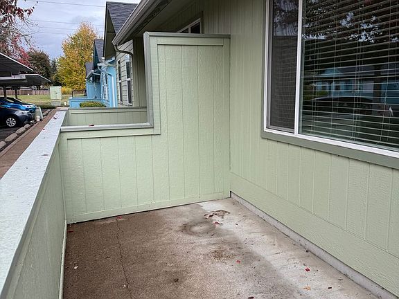 2nd image of 5542 E St