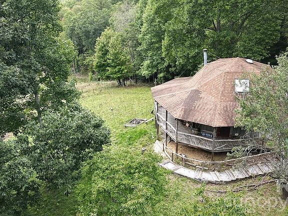 3rd image of 745 Broom Rd