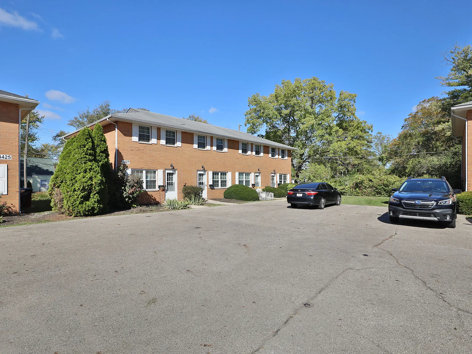 2 bed, 1.5 bath, 1000 sqft, $1,350 — Photo 3