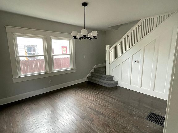 2nd image of 2860 Winthrop Ave