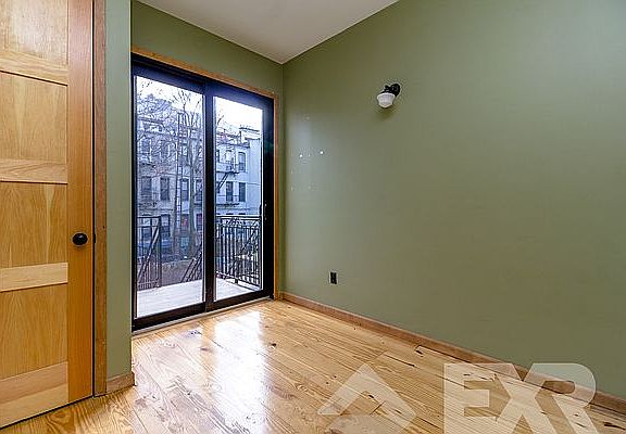 4th image of 241 Starr St #2R