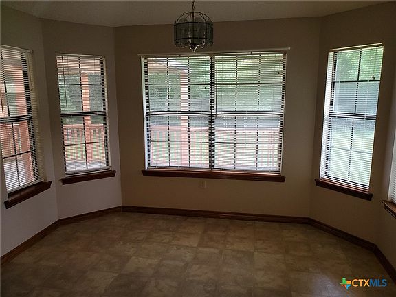 5th image of 142 Forest Dr