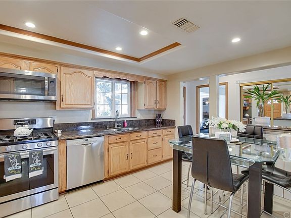 4th image of 16626 E Clovermead St
