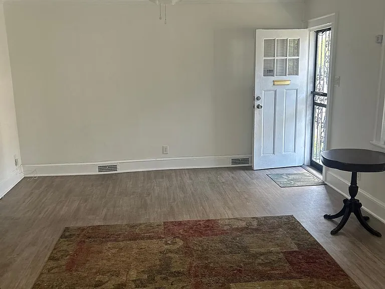 2215 Atlanta Ave — Photo 2