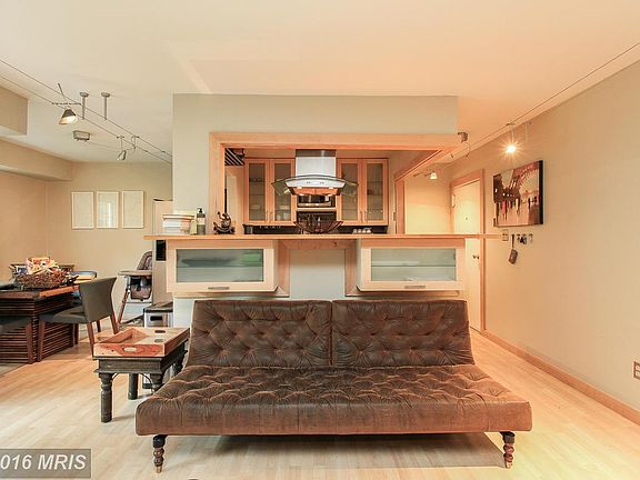 5th image of 3975 Lyndhurst Dr APT 102