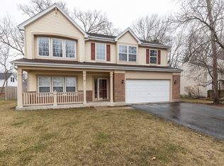 1143 Chesterfield Ln, Grayslake, IL 60030