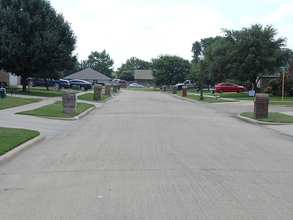 3rd image of 303 Centenial Ave