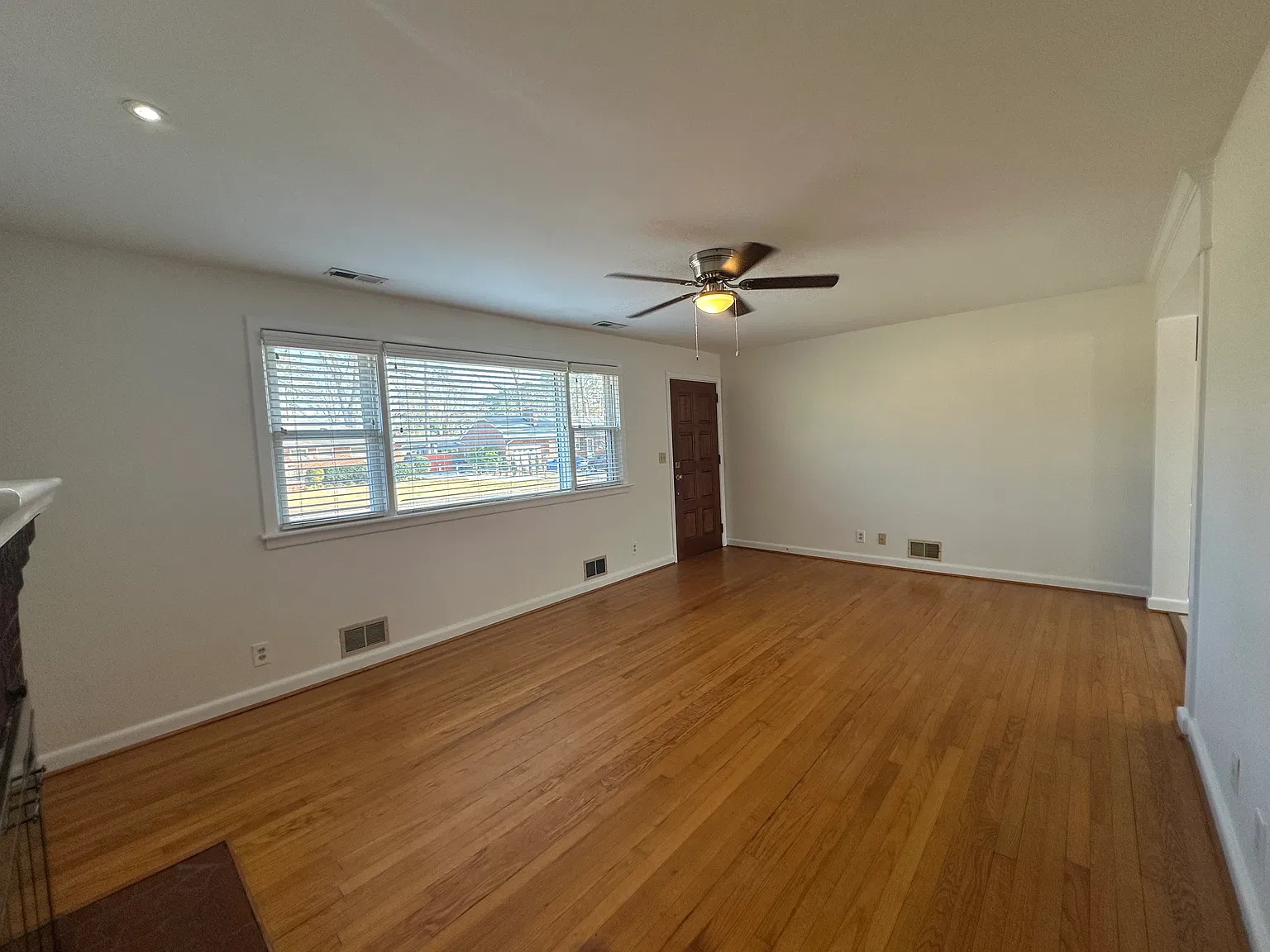 3 bed, 1.5 bath, 1248 sqft, $2,445 — Photo 4