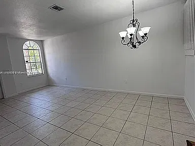 2660 SW 85th Ter — Photo 2