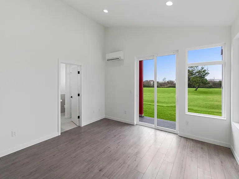 514 Canal Dr NE — Photo 17