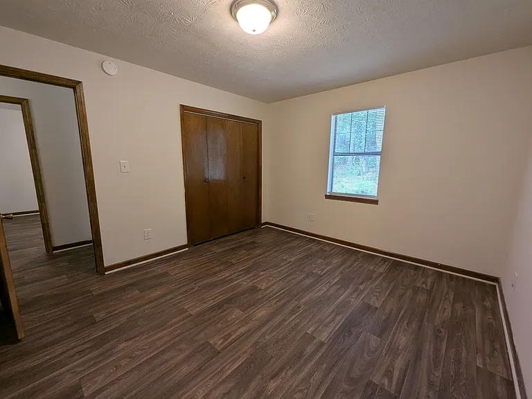 410/412 Rustwood Dr — Photo 8