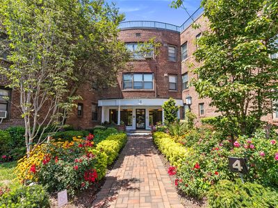 4 Townhouse Place #3H, Great Neck, NY, 11021