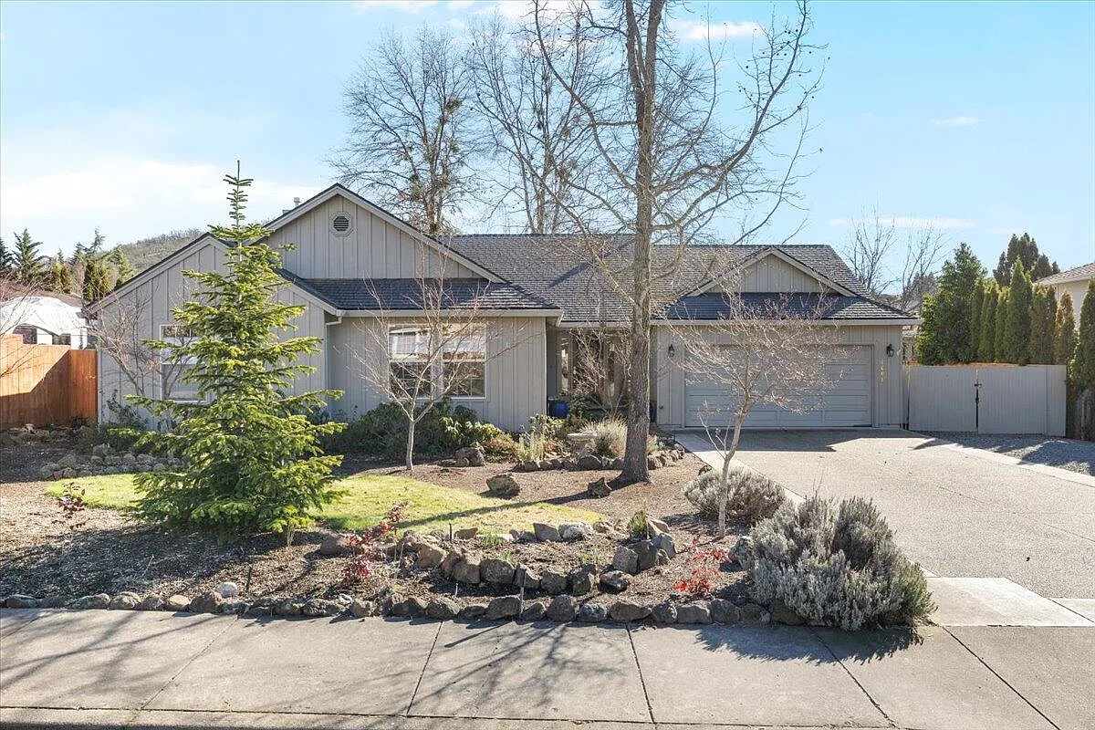4608 Eagle Trace Dr photo 1
