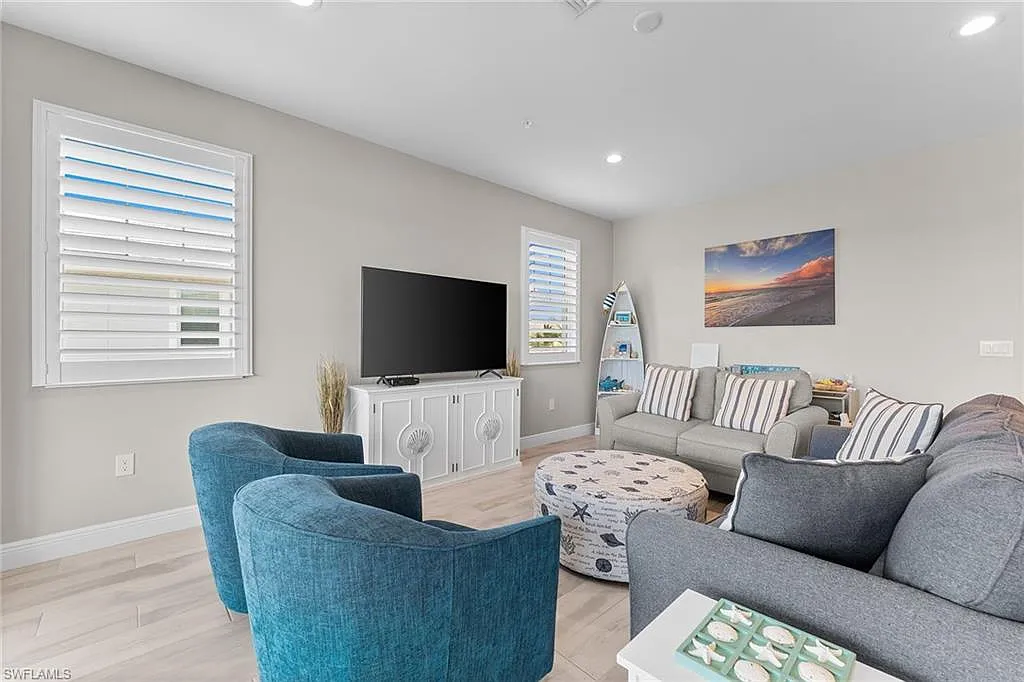 2 bed, 2.0 bath, 1660 sqft, $3,200 — Photo 4
