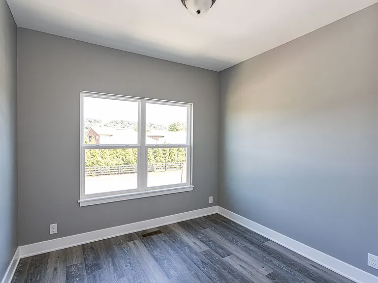 1800 Victory Ln — Photo 8