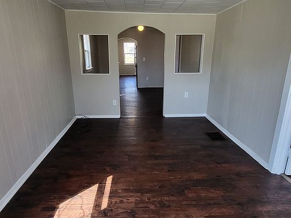 3rd image of 3233 Waalkes St