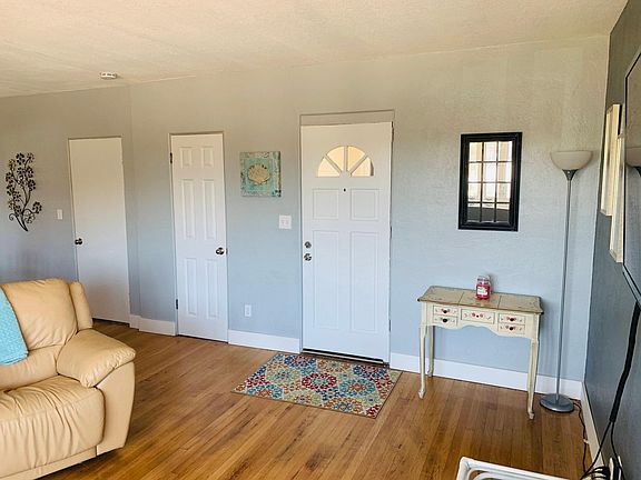 3rd image of 601 University Blvd #3