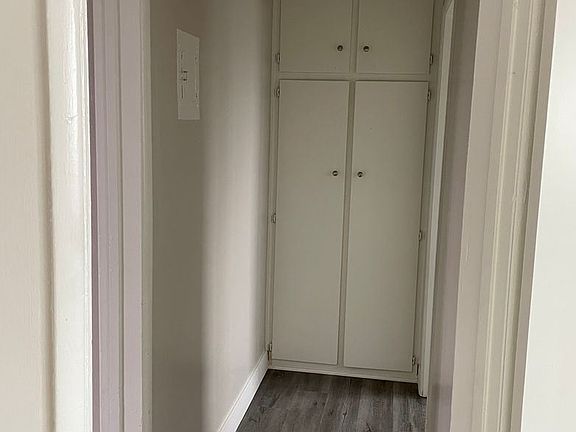 3rd image of 401 E 55th St APT 1