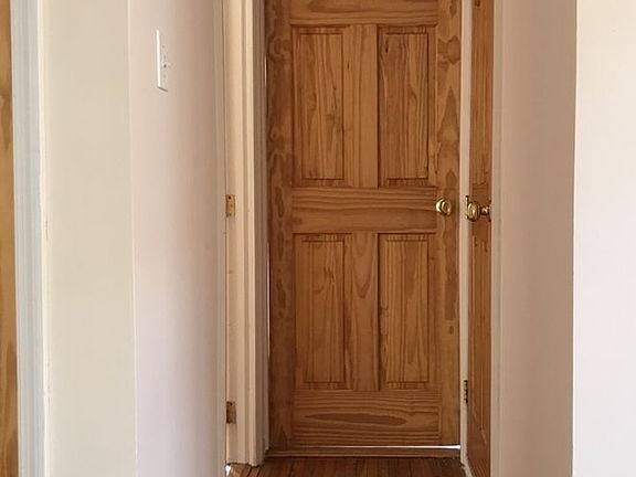 4th image of 4820 48th St APT 3R