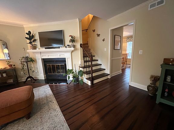 4th image of 710 Powell Dr