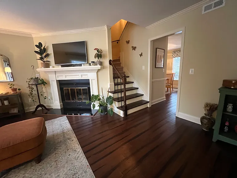 710 Powell Dr — Photo 4
