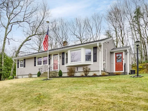 433 Quinapoxet St, Jefferson, MA 01522