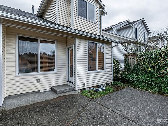 3rd image of 12618 64th Avenue E