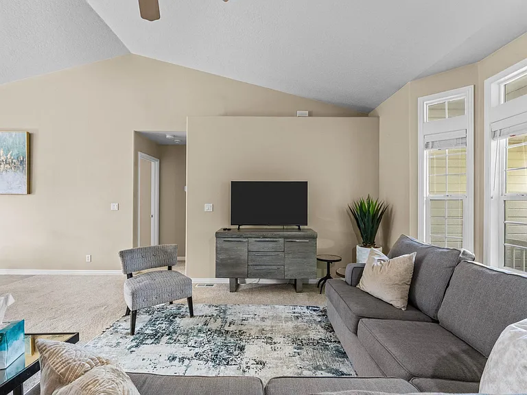 1847 W Whitestone Ct — Photo 3