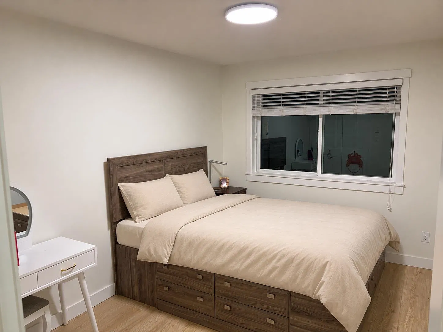 3 bed, 1299 sqft, $3,500 — Photo 4