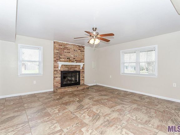 4th image of 6204 Deanna Ave