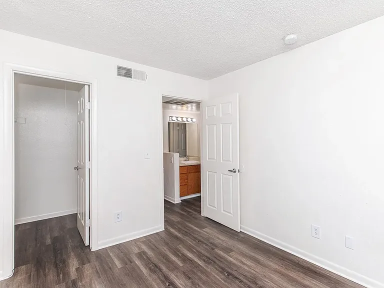 Crystal Pointe — Photo 37