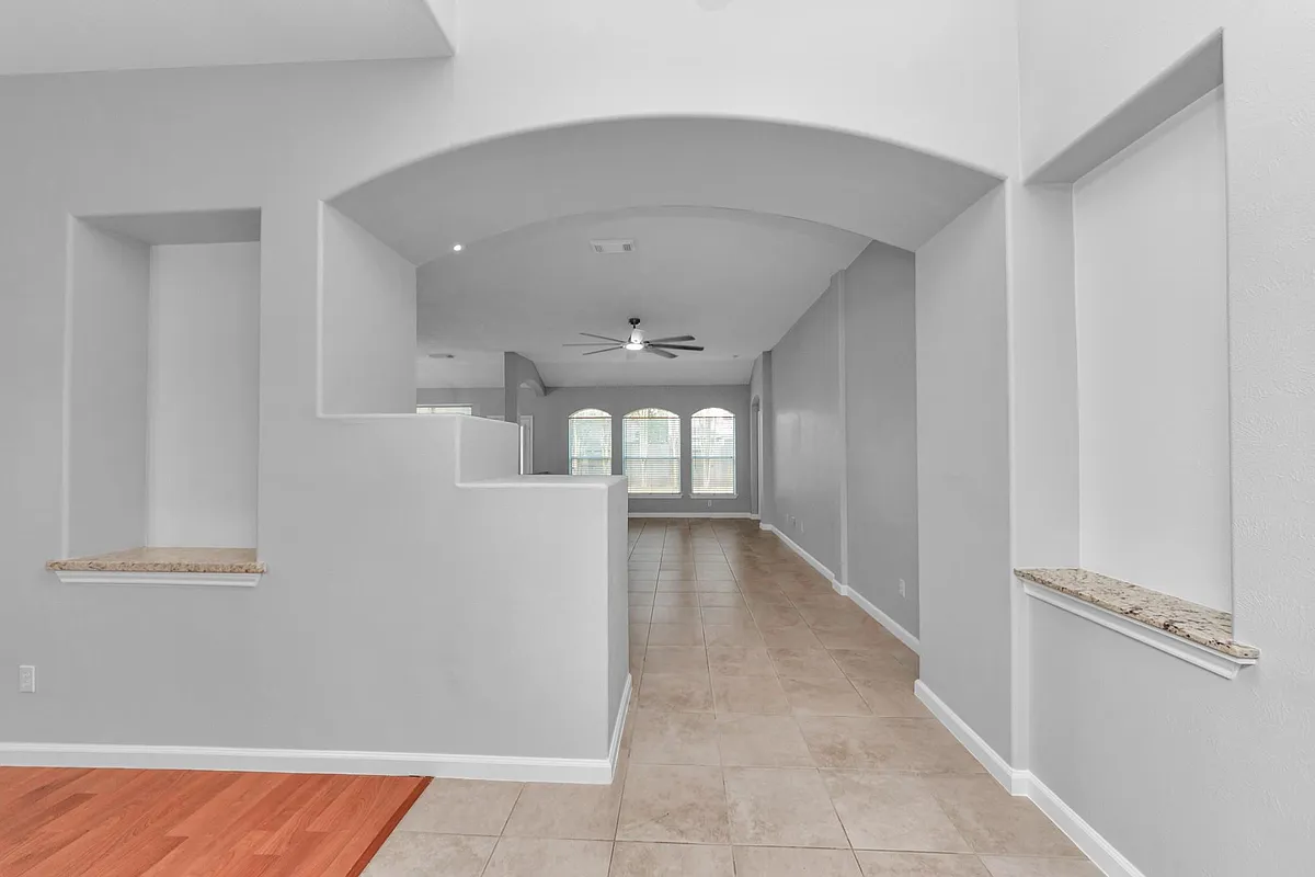 Building Photo - 1819 Misty Falls Ln