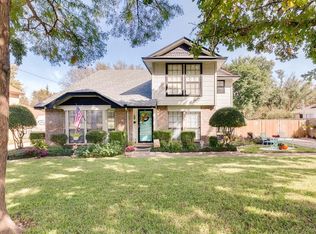 5222 Oak Springs Dr, Arlington, TX 76016
