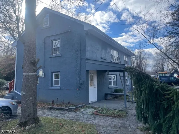 52 Ferrara Ave, Wayne, NJ 07470