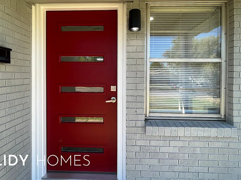 2813 SW 62nd St — Photo 4
