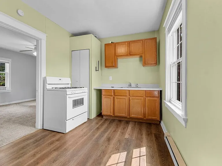 3948 S Grand Blvd — Photo 2
